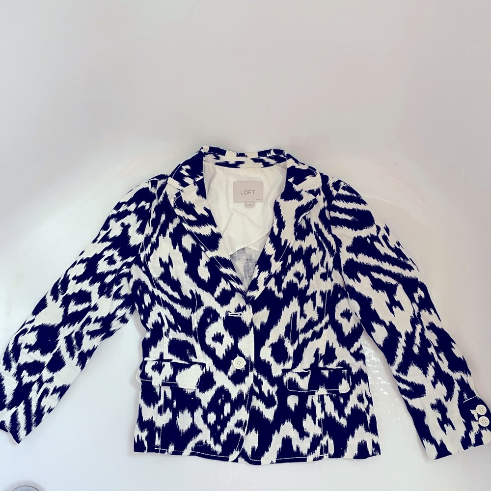 Loft batik print Size 4 petite jacket
